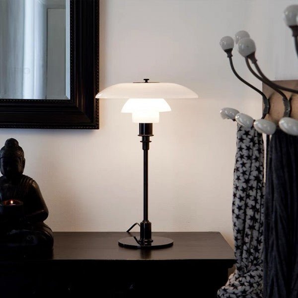 Disc Zwarte Tafellamp met Mondgeblazen Opaalglas en Uniek Driekappensysteem – Moderne Verlichting voor een Gezellige Sfeer-1