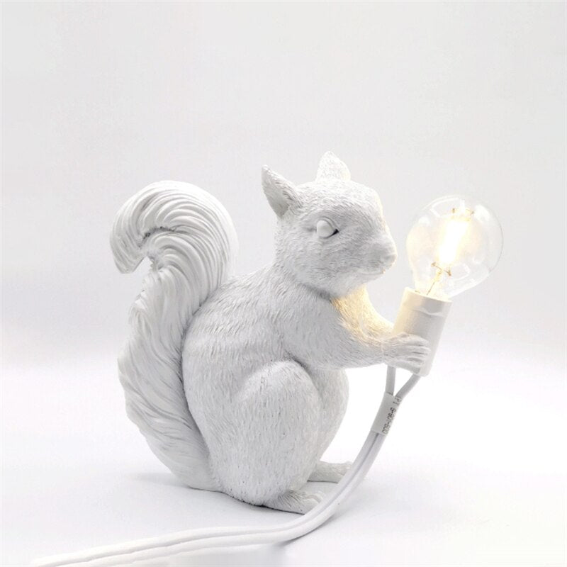 Variant image for Eekhoorn Tafellamp - Scandinavisch Design met Warme Gloed voor Kinderkamers en Woonkamers - LED, Hars, D14 x H12,7 cm-2