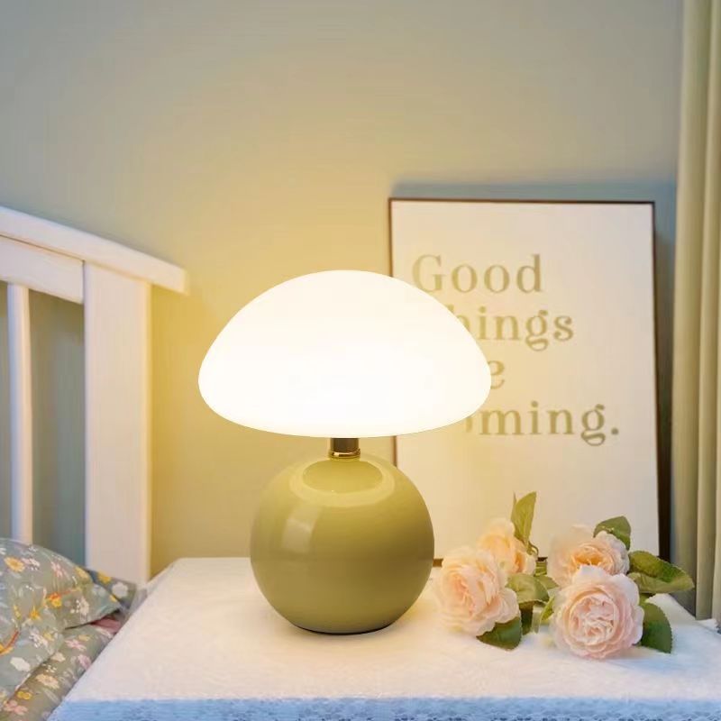 Franse Roomkleurige Tafellamp - Keramische Champignonlamp met Verstelbare LED-kleuren en Uniek Design-3