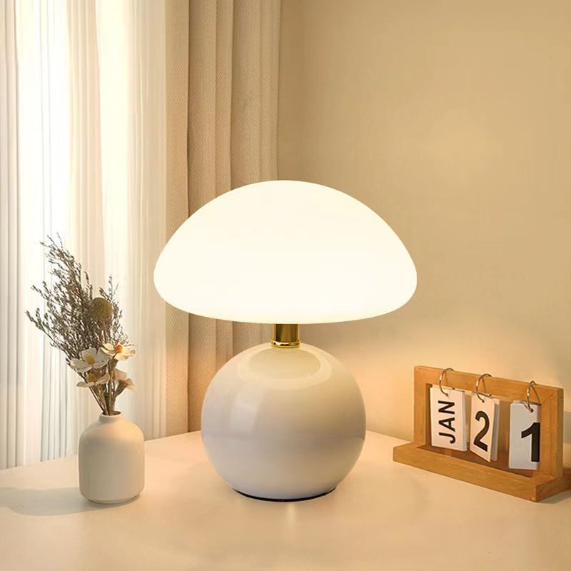 Franse Roomkleurige Tafellamp - Keramische Champignonlamp met Verstelbare LED-kleuren en Uniek Design-1